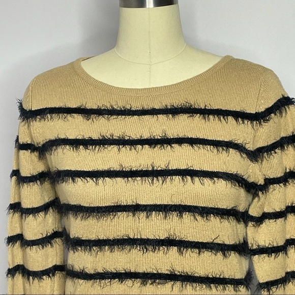Vince Camuto Eyelash Yarn Striped Top M - Picture 3 of 8